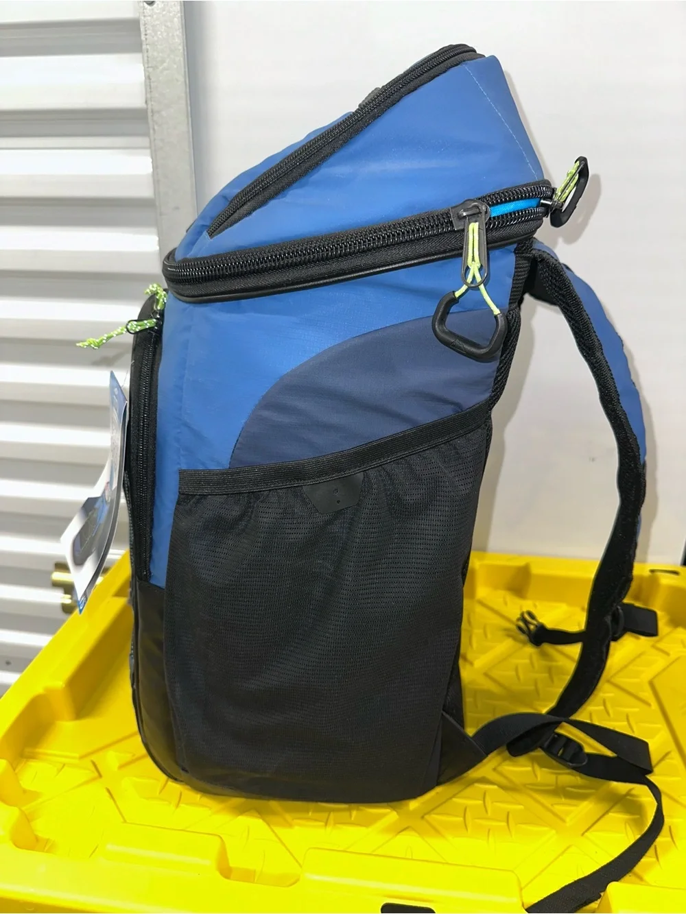 Blue Arctic Zone TITAN Guide Series BACKPACK cooler insulated 30 Can Hiking